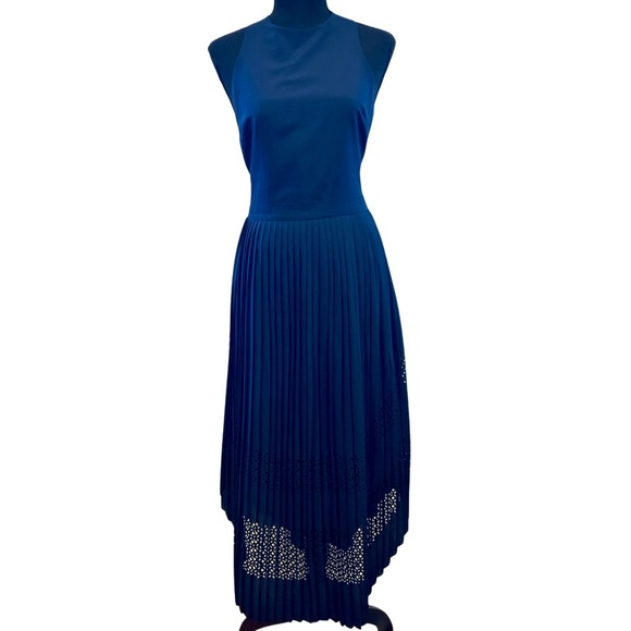 Banana Republic Dresses & Skirts - Navy Banana Republic A line halter dress Size 4